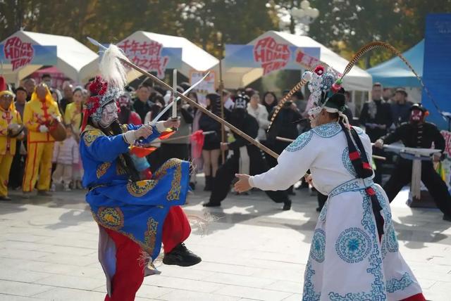 石家庄文旅创新场景融合！高校银杏节变身“青春文旅会客厅”