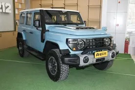 新车 | 售18.88万元/原厂越野化改装/2.0T发动机，212 T01长风版到店图片