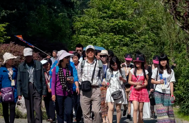 50岁之后，女人最好的旅游搭子:4个条件!