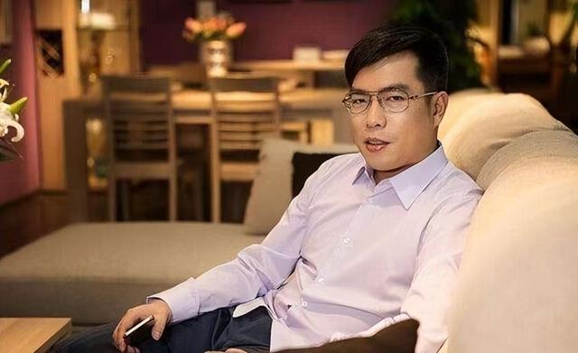 善恶终有报，曾经在求职节目里咄咄逼人的老板，如今竟沦落成这样