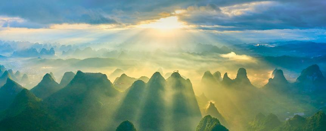 阳朔如意峰上榜大众点评必玩榜，这个暑假邀你共赏"千里江山图"！