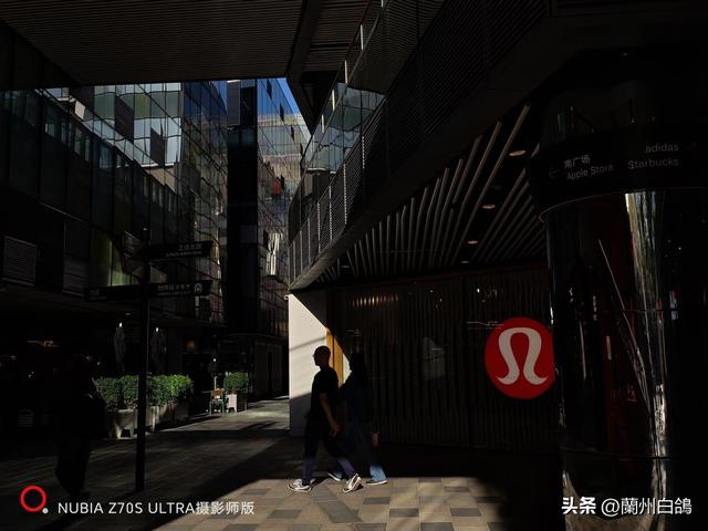 人文之神：努比亚 Z70S Ultra 摄影师版上手体验