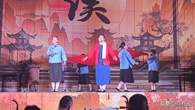 华阴市迷胡快乐苑参加2025潼关古城暑期纳凉晚会专场演出（组图）
