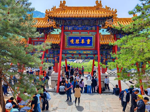 山西旅游：四大佛教名山之一五台山行（图）