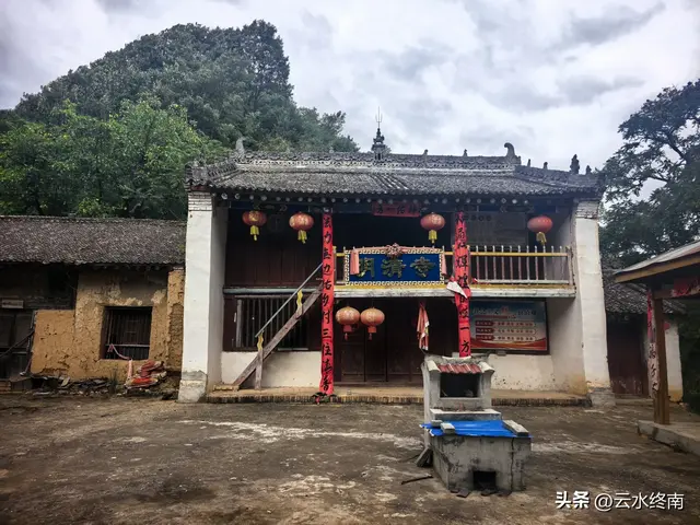 驱车走秦岭大梁高山草甸“风车天路”，走了那么长的路，值不值？