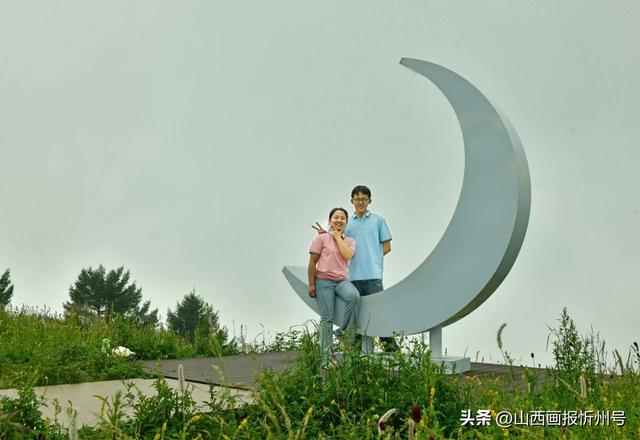 五台：百名青年相聚驼梁 开启浪漫之约