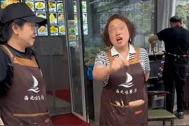 大连不吃饭锁车后续：两名警力停止执行职务，文龙被封号，饭店呢图片