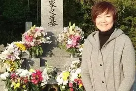 安倍墓碑几个字，道出书法界的悲哀，引出一群跪着阿谀的人图片