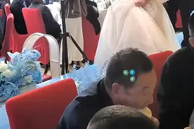 甘肃一新娘结婚，体态浑圆造型尴尬，新郎一脸无奈：别无选择图片