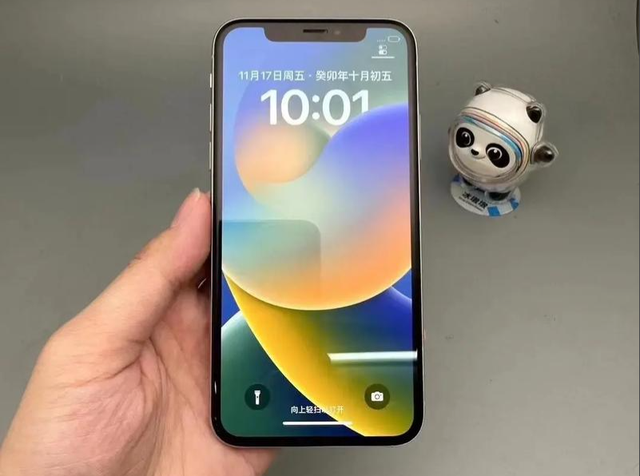 到底是华为模仿苹果，还是苹果抄袭华为？mate70 air掀起千层浪