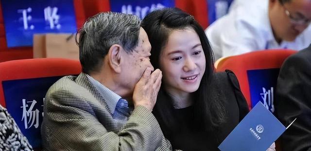 翁帆也没料到，杨振宁生前对她的特殊安排，竟让他再次口碑暴涨