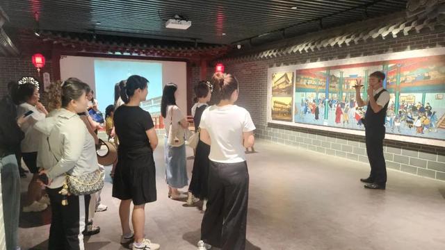 玉泉区举办"珍视历史街区 传承城市不朽文脉"主题宣传活动