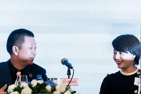 海底捞CEO杨利娟辞任，陪伴老板24年，分了30亿，如今去哪图片