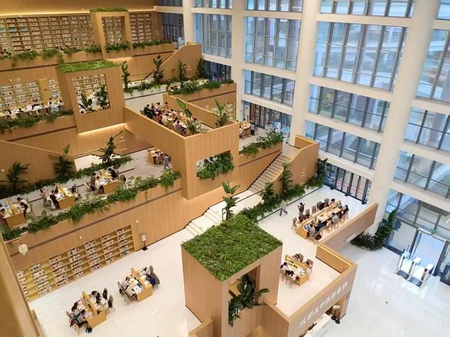 “流量”变“增量”！成都高新区国庆中秋假期“吸睛”超135万人次 “吸金”13.32亿元