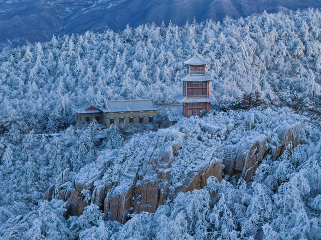 雪后泰山恢复开放 琉璃仙境引客来