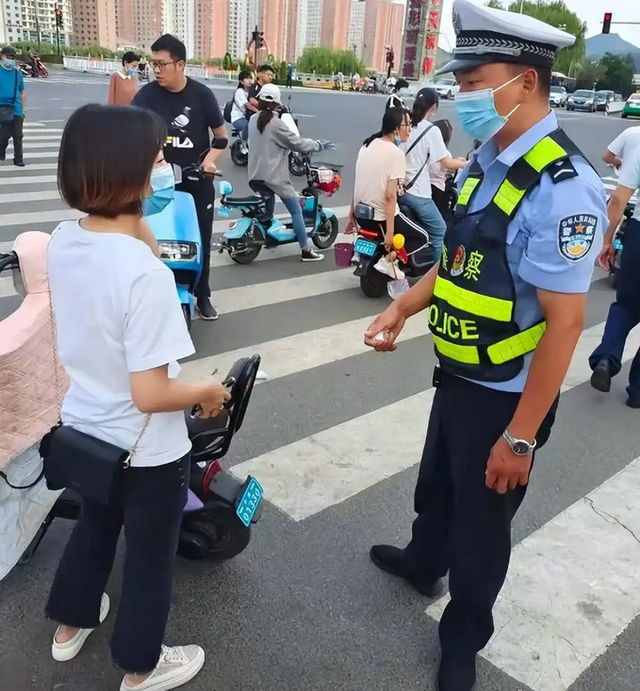 2026年1月1日起，这3类电动车将禁止上路	，违规停放充电也会罚款