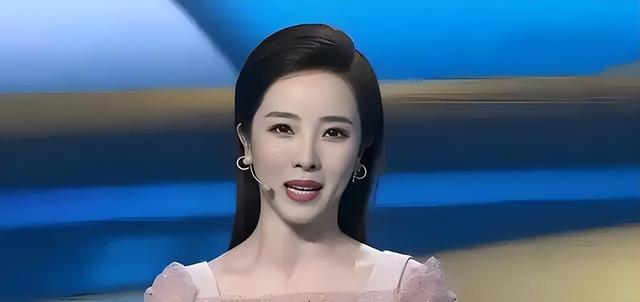 落地的凤凰不如鸡？看离开央视为钱奔波的李思思，真叫康辉说对了