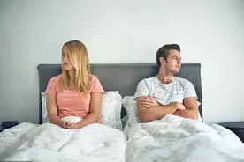 为何女人不肯让老公睡香软被子？让夫妻间的小秘密全网沸腾！图片