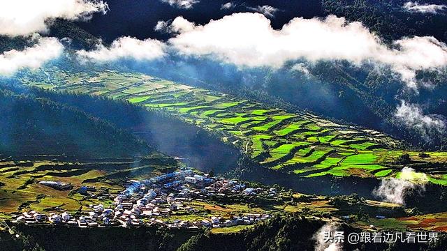 《219西藏南南线》中尼边境：乃夏村 晨雾织彩缎，田园藏仙境