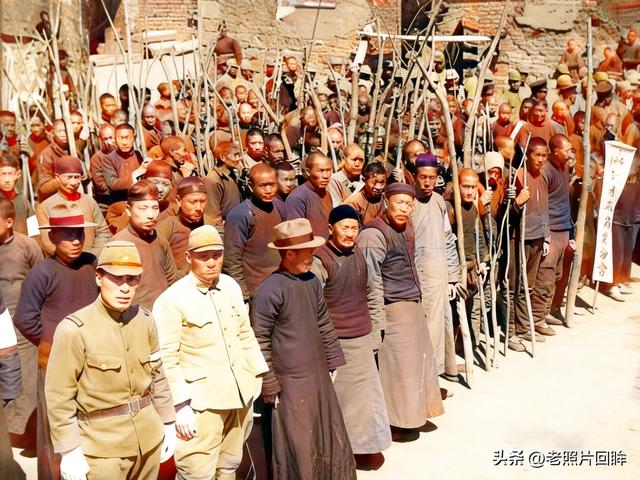 1942年，日本摄影师镜头里的山西沁水县，看看真实的汉奸嘴脸