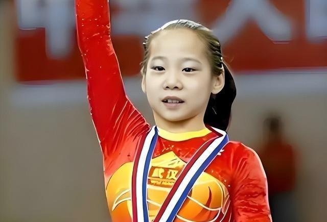 体操冠军邓琳琳，1.37米没人追，退役后身高突增，老公把她宠成宝