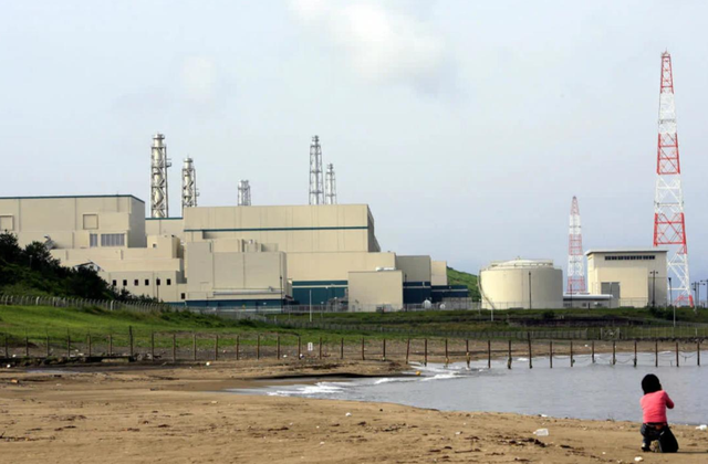 中日关系恶化影响来了，高市早苗民调下滑，仍有过半数支持其言论