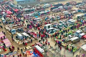 走进人间烟火地，热热闹闹赶大集图片