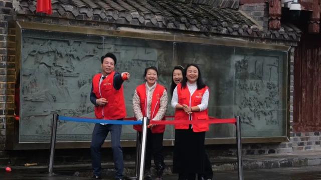 谁能赢取银叶子？苗王城“招亲”大戏 游客化身主角嗨玩全场