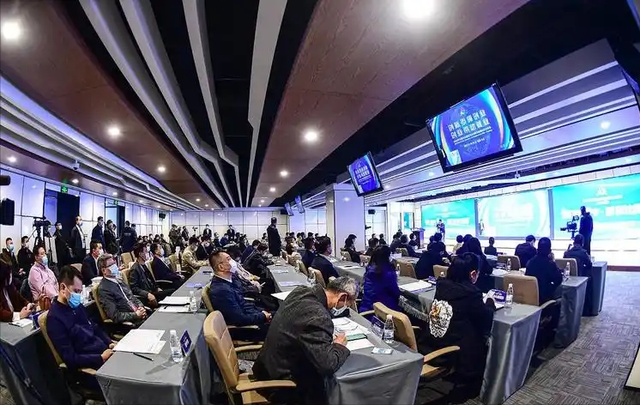 谁都跑不了！倒查风暴已经席卷全国，靠关系吃饭的时代要结束了？