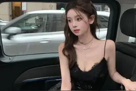 王思聪女友懒懒火出圈！身材颜值爆表，恋爱脑都要长出来了图片