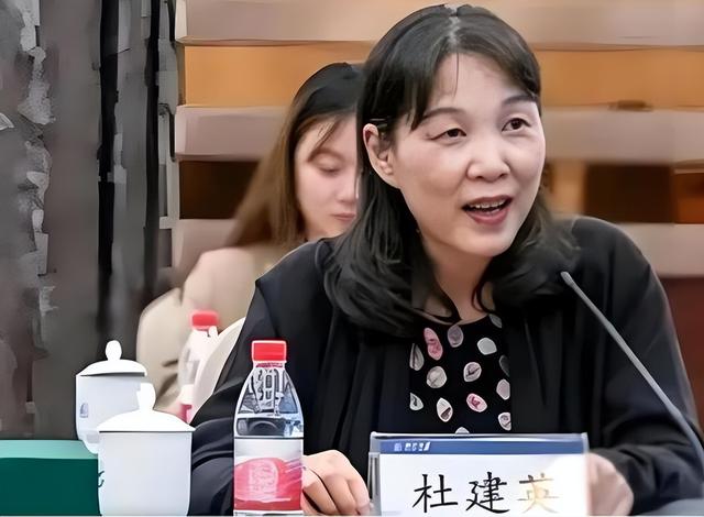 “私生子事件”还不到2天，宗馥莉亲叔叔坐不住了，指责她不厚道