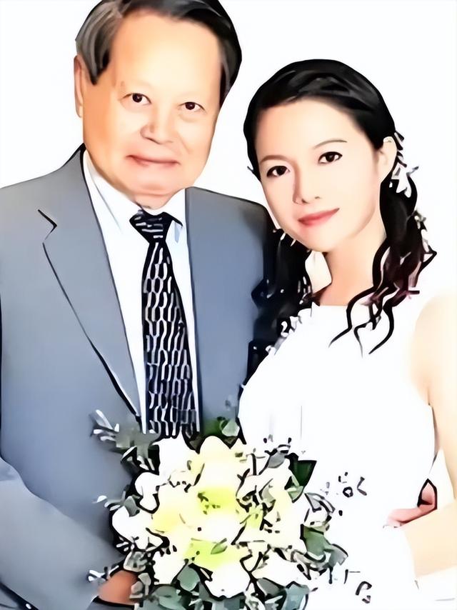翁帆相伴21年，杨振宁去世后，继子杨光诺一句感谢话让她口碑暴涨