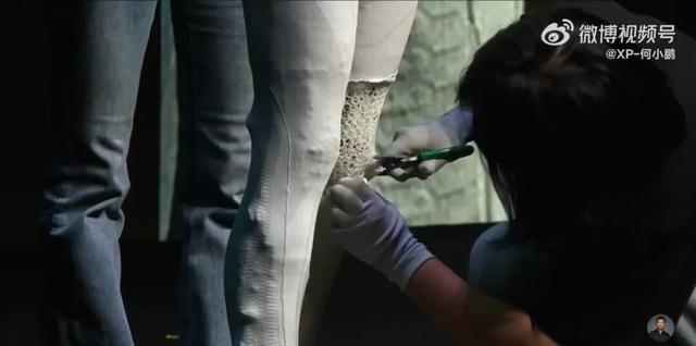 小鹏美女机器人自证“非人扮演”，最懂直男心？