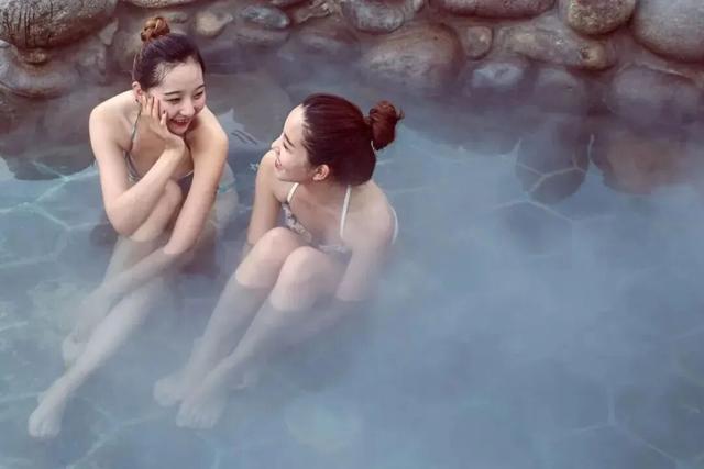 周末2大2小叹“森林秘境”度假地，吃住玩全了，汤泉萌宠…平靓正