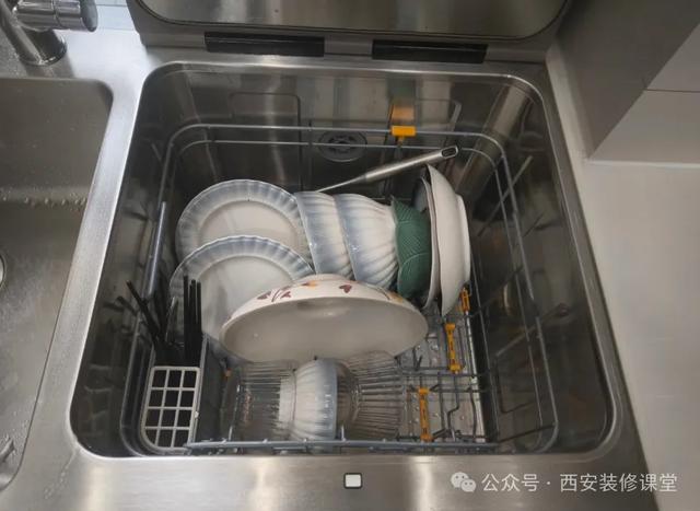 水槽洗碗机实测300天，是“鸡肋”还是“神器”？