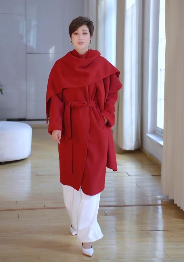 香港演员陈法蓉居家写真，高跟美腿韵味十足