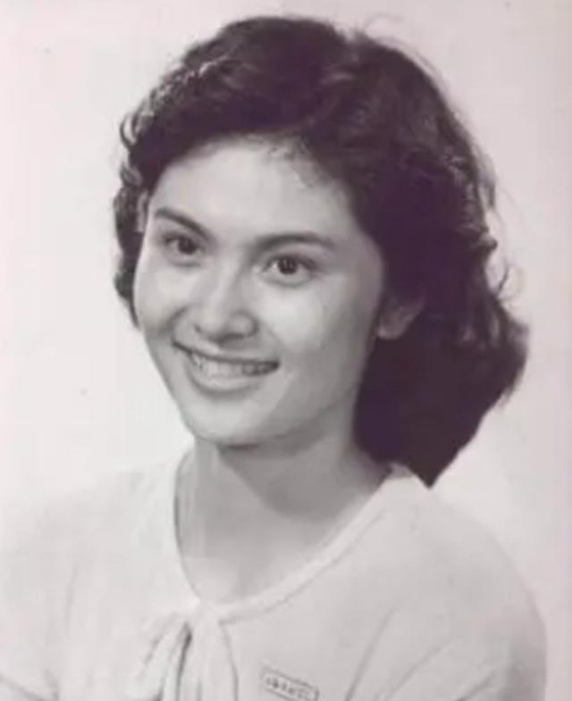 80年代家喻户晓的女演员，嫁给军委副主席儿子，离婚后混得如何？