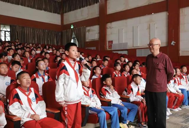 “科学家讲科学”——2025年中科院老科学家科普演讲团青城科普行圆满结束