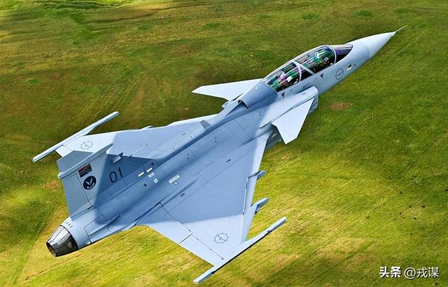 乌空军发达了？鹰狮阵风抢单乌克兰！网友：这是卖家底还是赌未来