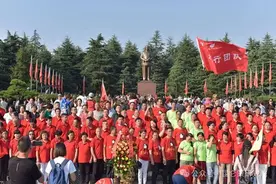 肖志夫：向往与怀念——参观韶山游客量的历史变迁图片