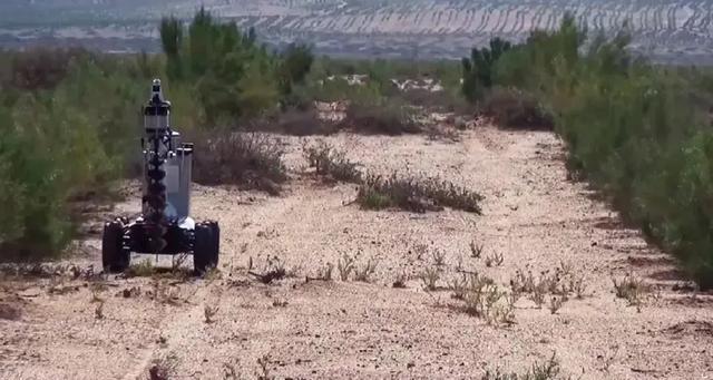 中国发明高效率“吞沙巨兽”，一天吞噬沙漠40亩，已在甘肃使用