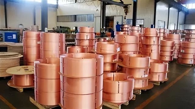 黄金涨幅超50%！全球央行持续增持，警惕美联储政策转向风险！