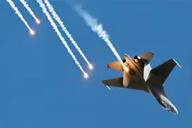 最好的“侧位”在中国？和俄军苏35S相比，解放军歼16掌握5大优势图片