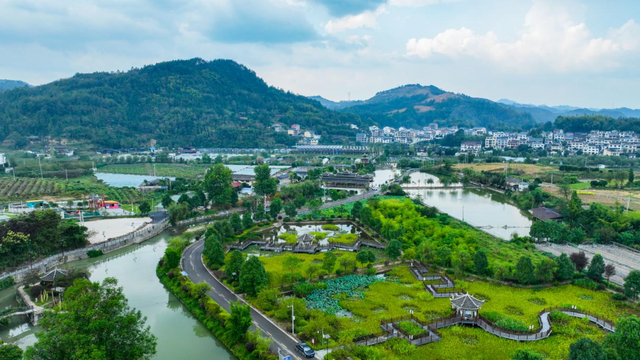 乡游黔中 ·三穗县 颇洞村丨市集炊烟裹住喧嚣，重拾乡野浪漫