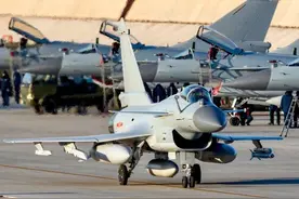 欧美自鸣得意：歼10远不如台风战机！对此，我们无需妄自菲薄图片