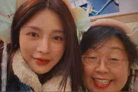 沈梦辰晒全家福，一家子逛环球影城真融洽！与婆婆越来越有婆媳相图片