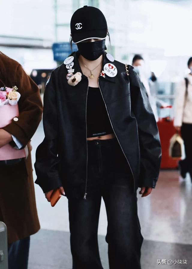 陈梦夺冠后大胆穿搭皮衣吊带惊艳亮相北京，这造型太抢眼了！