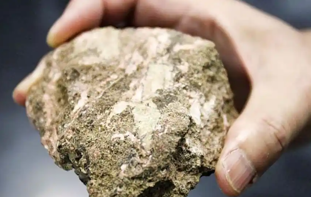 高市要求中国撤回反制措施	，中方回怼不接受，并反送了日方一句话