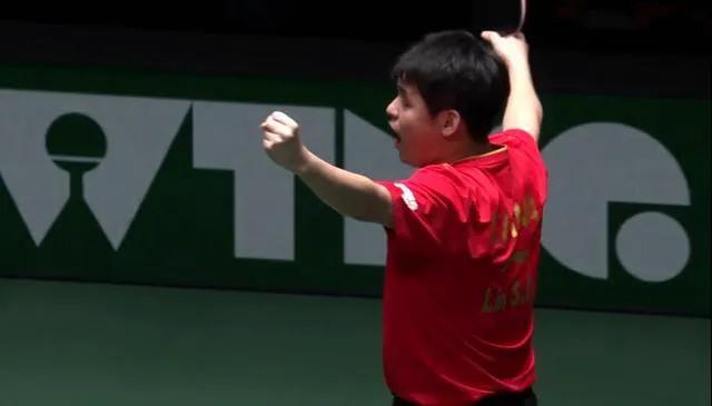 成都的决战之夜,空气中弥漫着紧张与期待。