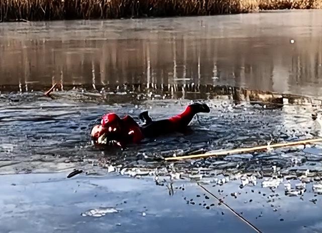 远离造神陷阱，官媒揭开冰窟救人后李佳婷现状，令人担心的事发生